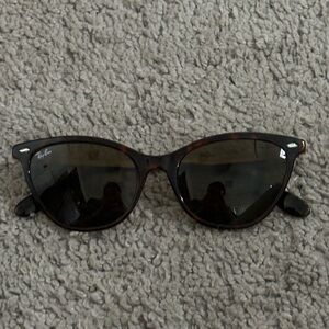 Women’s Rayban tortoise cat eye glasses